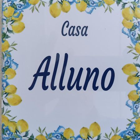 Alluno Avola Bagian luar foto